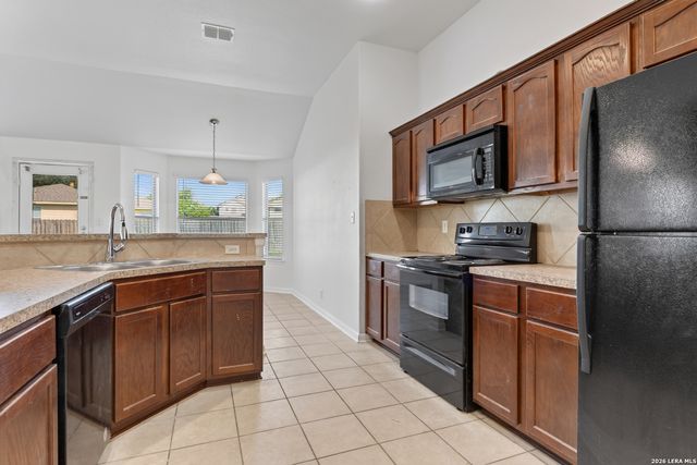 7703 BRISBANE BND, Converse, TX 78109