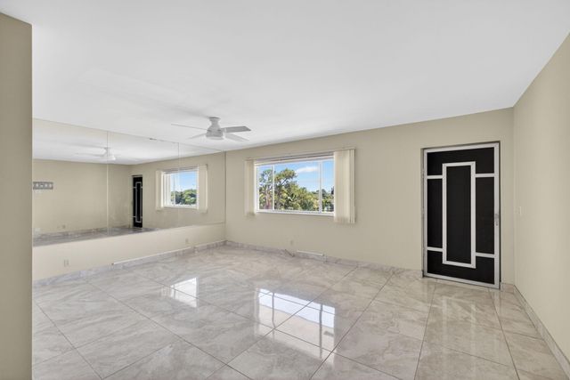 300 S Village Green Cir Circle S 420, Palm Springs, FL 33461