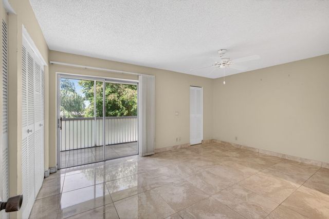 300 S Village Green Cir Circle S 420, Palm Springs, FL 33461