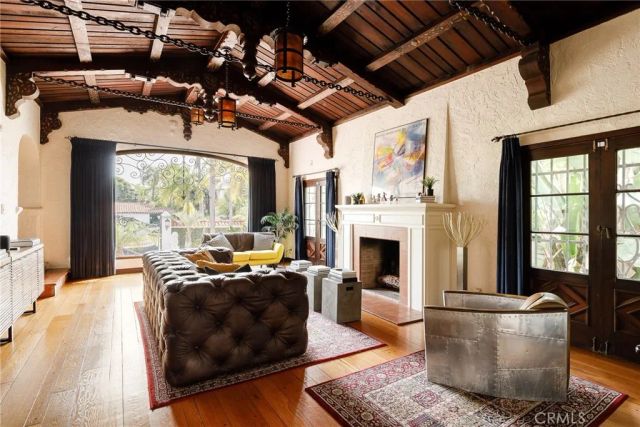 7 37th Place, Long Beach, CA 90803