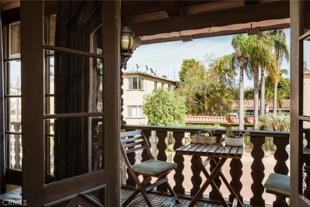 7 37th Place, Long Beach, CA 90803