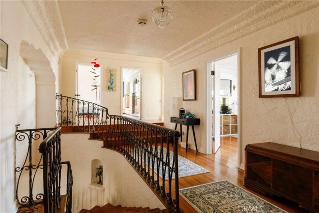 7 37th Place, Long Beach, CA 90803