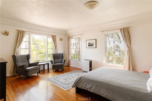 7 37th Place, Long Beach, CA 90803