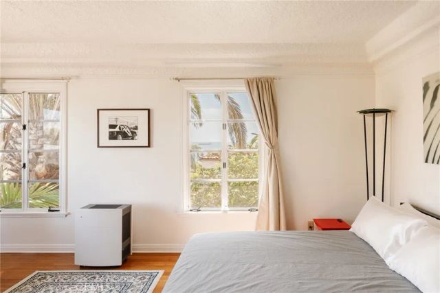 7 37th Place, Long Beach, CA 90803