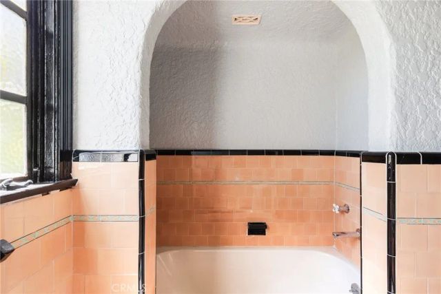 7 37th Place, Long Beach, CA 90803