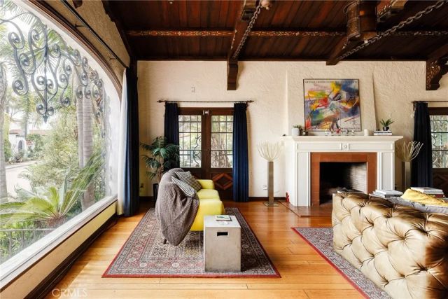 7 37th Place, Long Beach, CA 90803