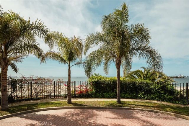 7 37th Place, Long Beach, CA 90803