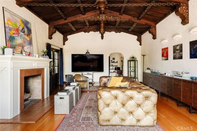 7 37th Place, Long Beach, CA 90803