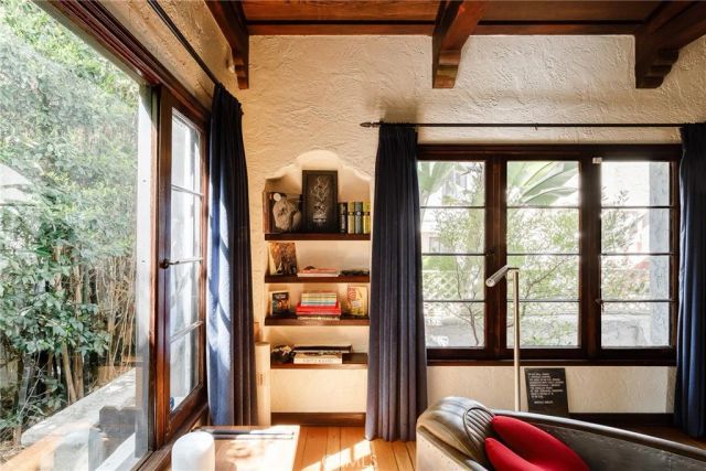 7 37th Place, Long Beach, CA 90803