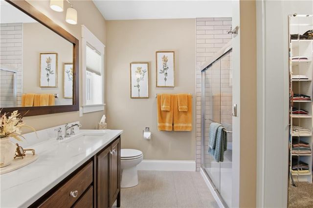 4615 S Oakwood Hills Parkway, Eau Claire, WI 54701