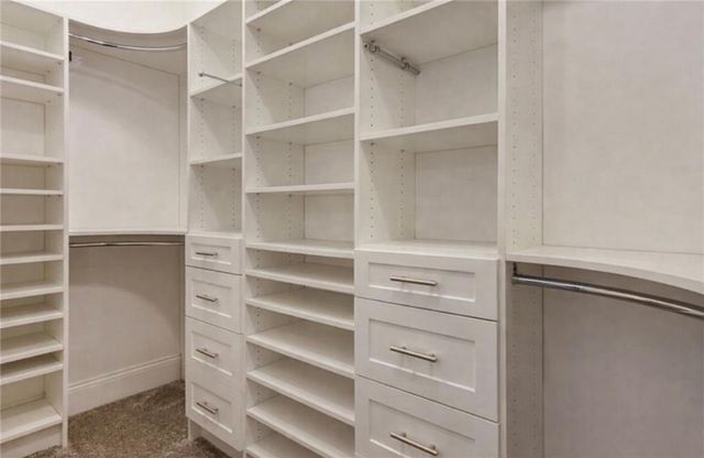 4615 S Oakwood Hills Parkway, Eau Claire, WI 54701