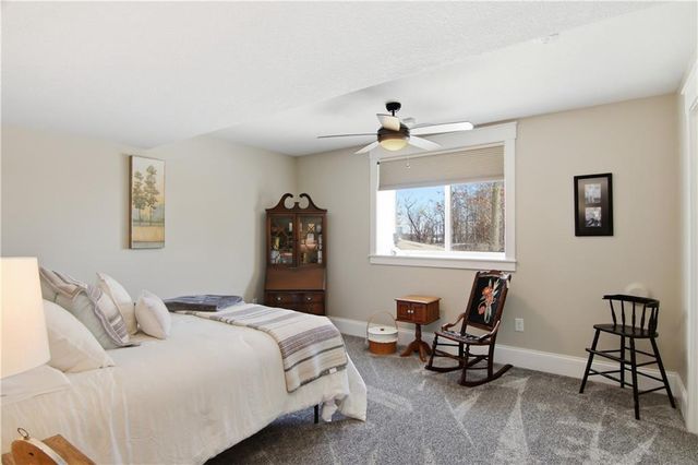 4615 S Oakwood Hills Parkway, Eau Claire, WI 54701