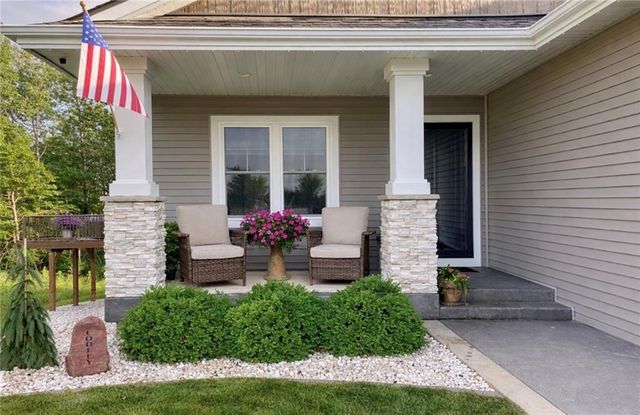 4615 S Oakwood Hills Parkway, Eau Claire, WI 54701