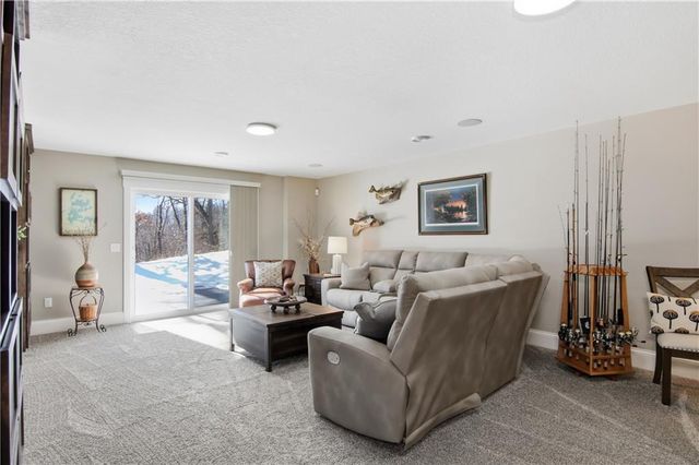 4615 S Oakwood Hills Parkway, Eau Claire, WI 54701