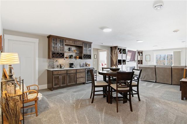 4615 S Oakwood Hills Parkway, Eau Claire, WI 54701