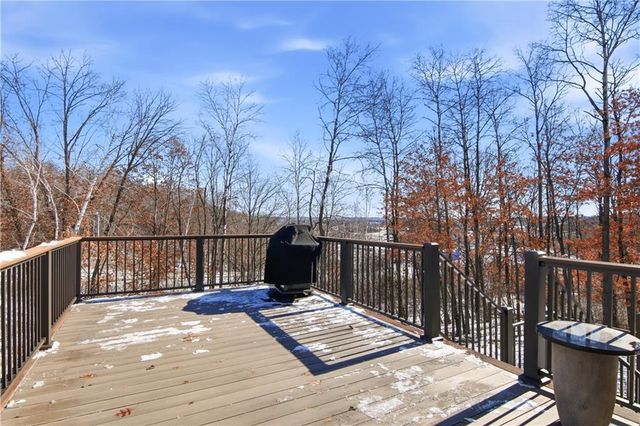 4615 S Oakwood Hills Parkway, Eau Claire, WI 54701