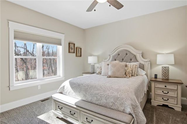 4615 S Oakwood Hills Parkway, Eau Claire, WI 54701