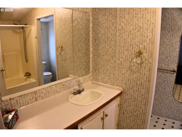 130 Nw STEPHANIE Ct, Winston, OR 97496