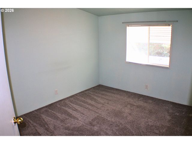 130 Nw STEPHANIE Ct, Winston, OR 97496