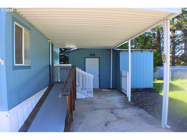 130 Nw STEPHANIE Ct, Winston, OR 97496