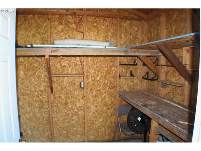 130 Nw STEPHANIE Ct, Winston, OR 97496