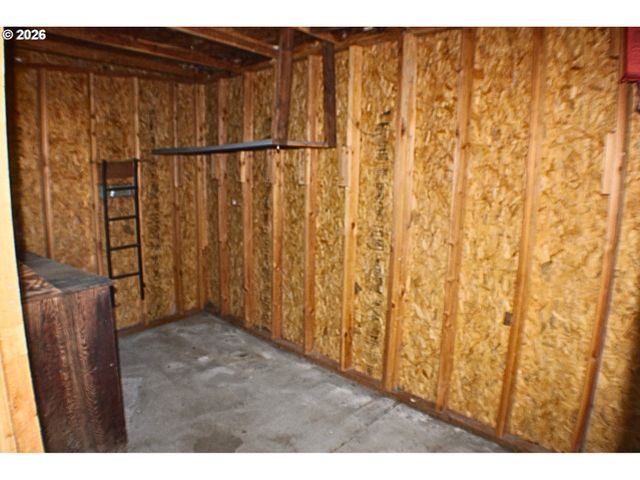 130 Nw STEPHANIE Ct, Winston, OR 97496