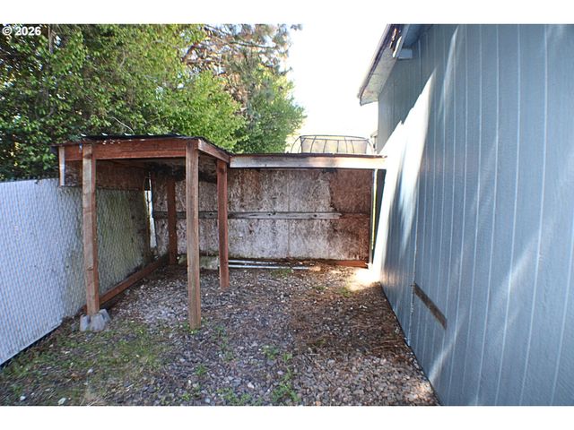 130 Nw STEPHANIE Ct, Winston, OR 97496