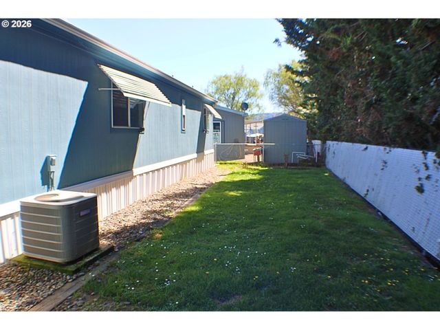 130 Nw STEPHANIE Ct, Winston, OR 97496