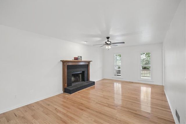 720 Creek Trail NW, Kennesaw, GA 30144