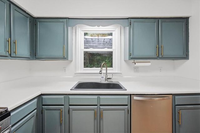 720 Creek Trail NW, Kennesaw, GA 30144