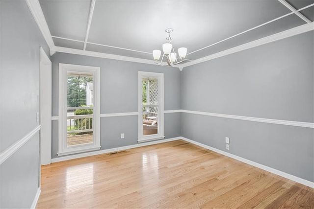 720 Creek Trail NW, Kennesaw, GA 30144