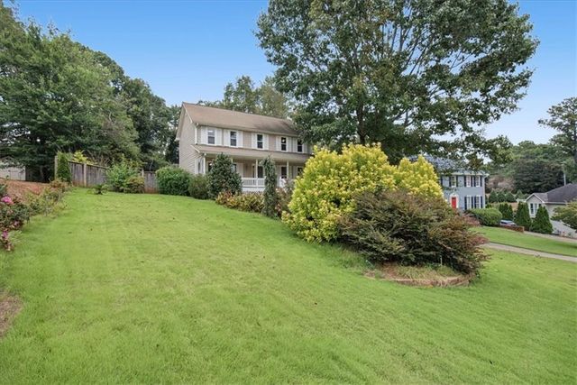 720 Creek Trail NW, Kennesaw, GA 30144