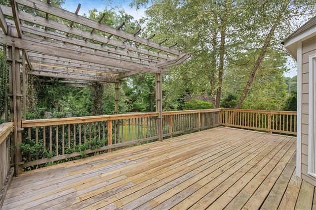 720 Creek Trail NW, Kennesaw, GA 30144