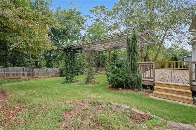 720 Creek Trail NW, Kennesaw, GA 30144