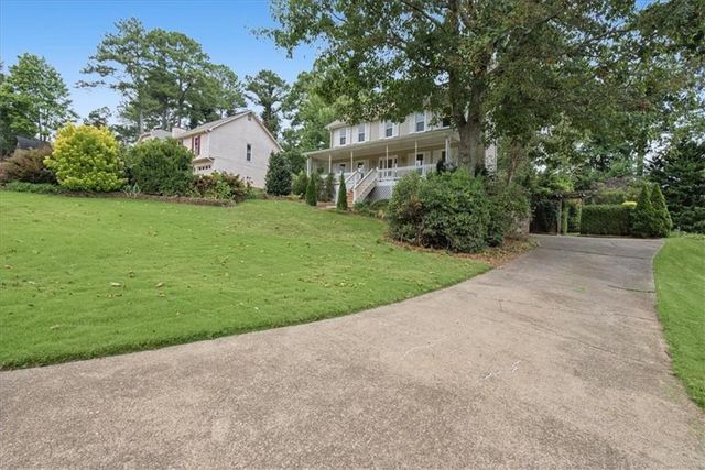 720 Creek Trail NW, Kennesaw, GA 30144