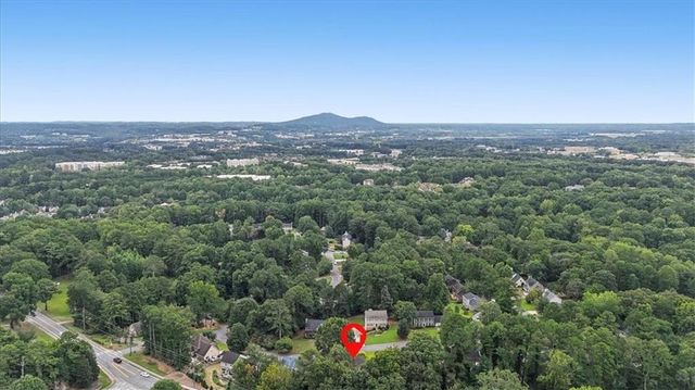 720 Creek Trail NW, Kennesaw, GA 30144