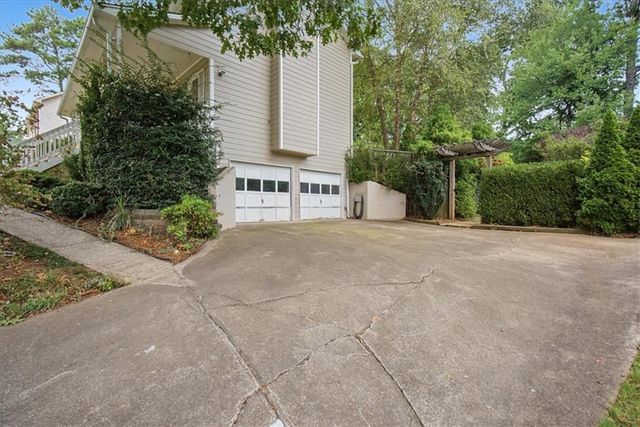 720 Creek Trail NW, Kennesaw, GA 30144
