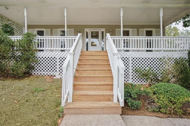 720 Creek Trail NW, Kennesaw, GA 30144