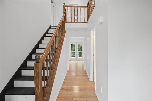 720 Creek Trail NW, Kennesaw, GA 30144