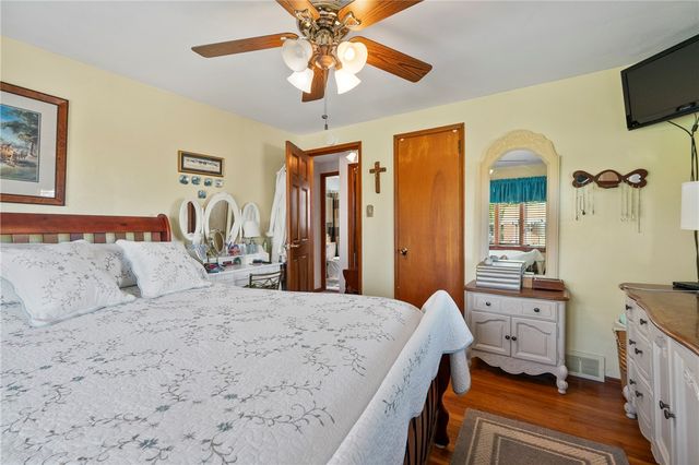1615 Blossom Hill Rd, Castle Shannon, PA 15234