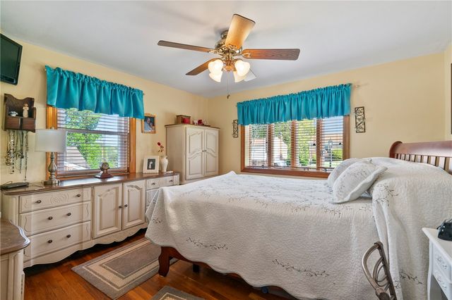 1615 Blossom Hill Rd, Castle Shannon, PA 15234