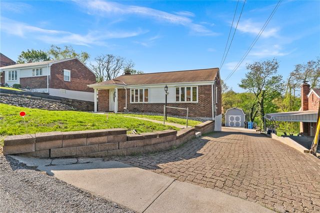 1615 Blossom Hill Rd, Castle Shannon, PA 15234