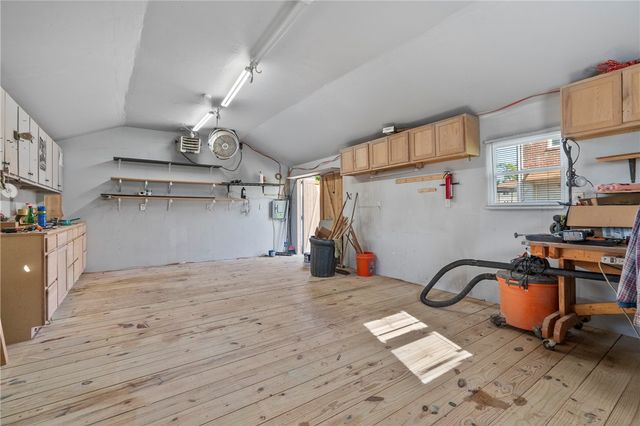 1615 Blossom Hill Rd, Castle Shannon, PA 15234