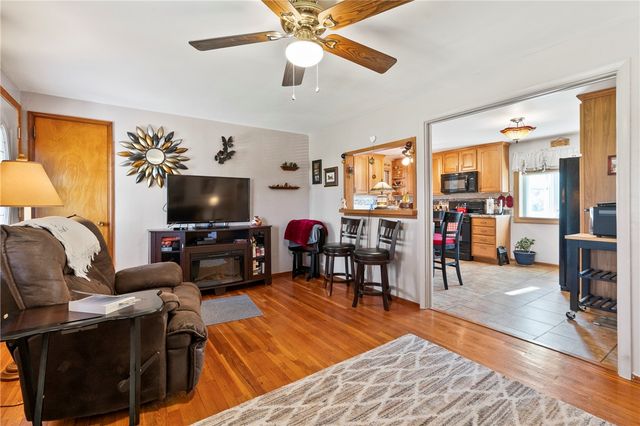 1615 Blossom Hill Rd, Castle Shannon, PA 15234