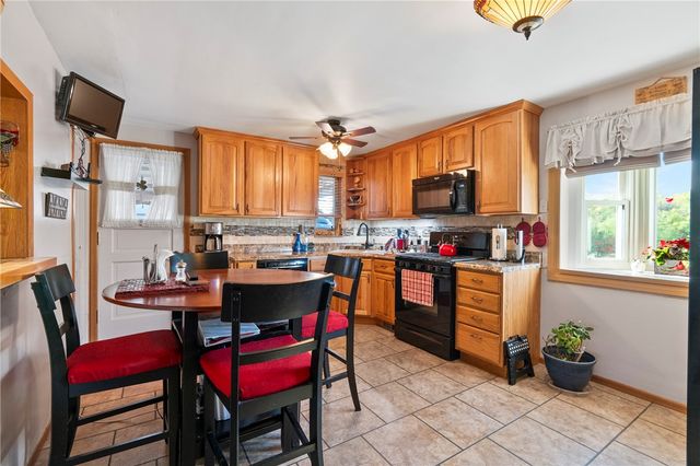 1615 Blossom Hill Rd, Castle Shannon, PA 15234