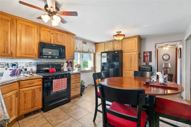 1615 Blossom Hill Rd, Castle Shannon, PA 15234