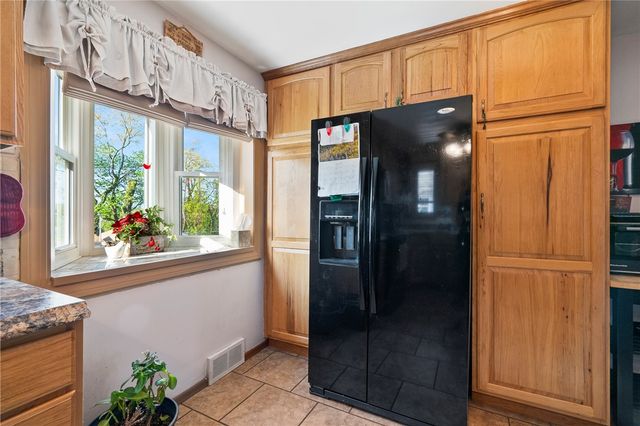 1615 Blossom Hill Rd, Castle Shannon, PA 15234