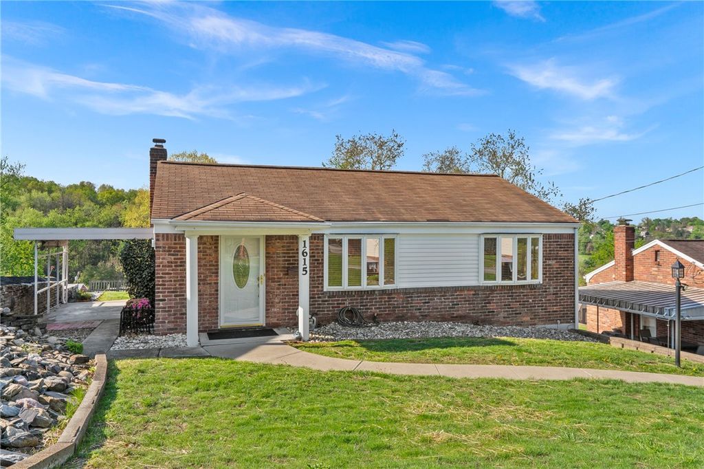 1615 Blossom Hill Rd, Castle Shannon, PA 15234