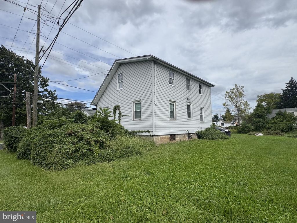 495 MADISON AVE, Warminster, PA 18974 — photo 2