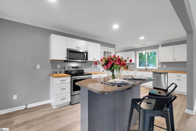 127 White Oak Drive, Easley, SC 29642